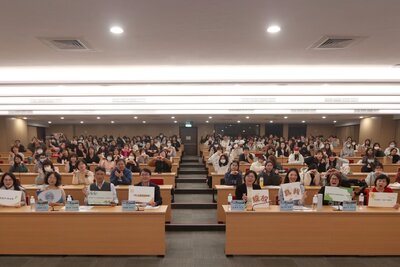 楊元寧蒞臨長庚科大開講