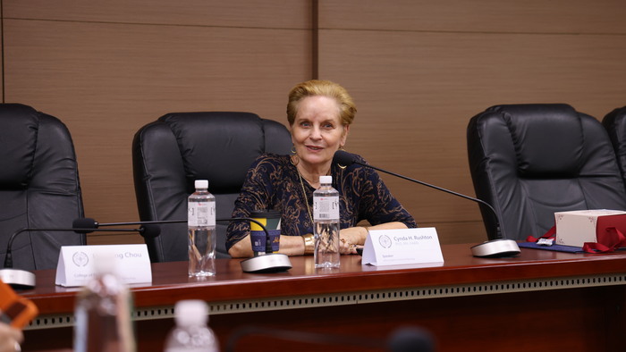 美國約翰霍普金斯大學Cynda H.Rushton教授分享護理人員自我管理與道德韌性的實踐方法。