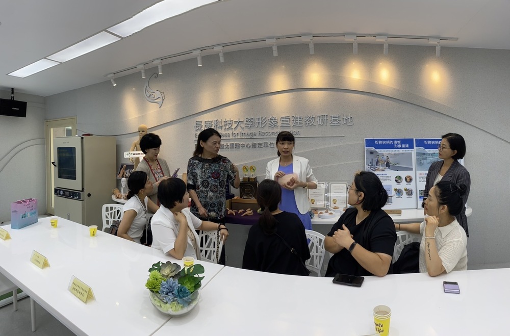 韓國新羅大學參訪形象重建基地暨簽訂合作意向書(系列照片共8張)