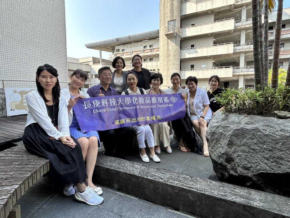 韓國新羅大學參訪形象重建基地暨簽訂合作意向書(系列照片共8張)