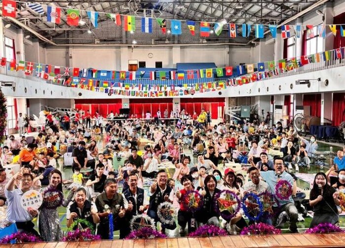 【自由時報】長庚科大X東榮國小X民雄親子共學群舉辦「2025台越中秋文化節公益活動」合照(另開新視窗/jpg檔)圖片
