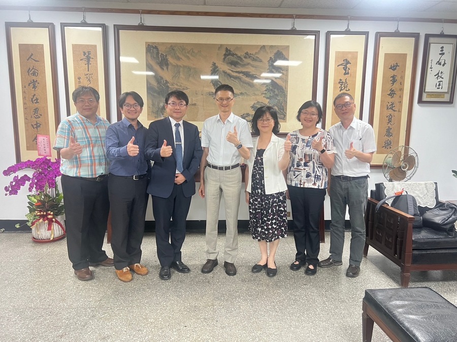 長庚科大拜訪明德高中