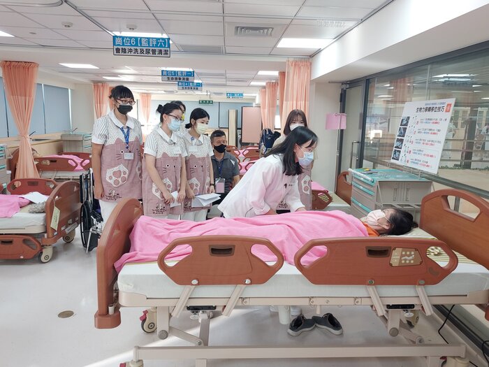 長庚科大推動臨床情境模擬課程，營造擬真課程環境，持續精緻教育