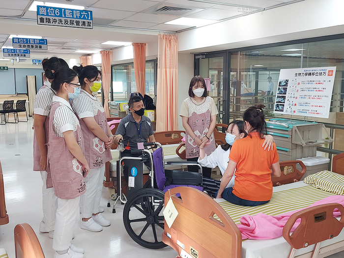 長庚科技大學在臨床情境下進行模擬課程 (高齡暨長期照護研究中心)