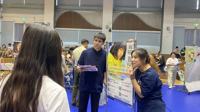 長庚科大於新訓時，同步舉辦了「社團博覽會」，勉勵新生跨域學習(另開新視窗/jpg檔)圖片