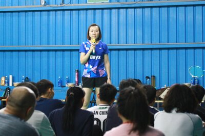 長庚科大USR再度攜手美商金竣 羽球國手指導移工揮拍